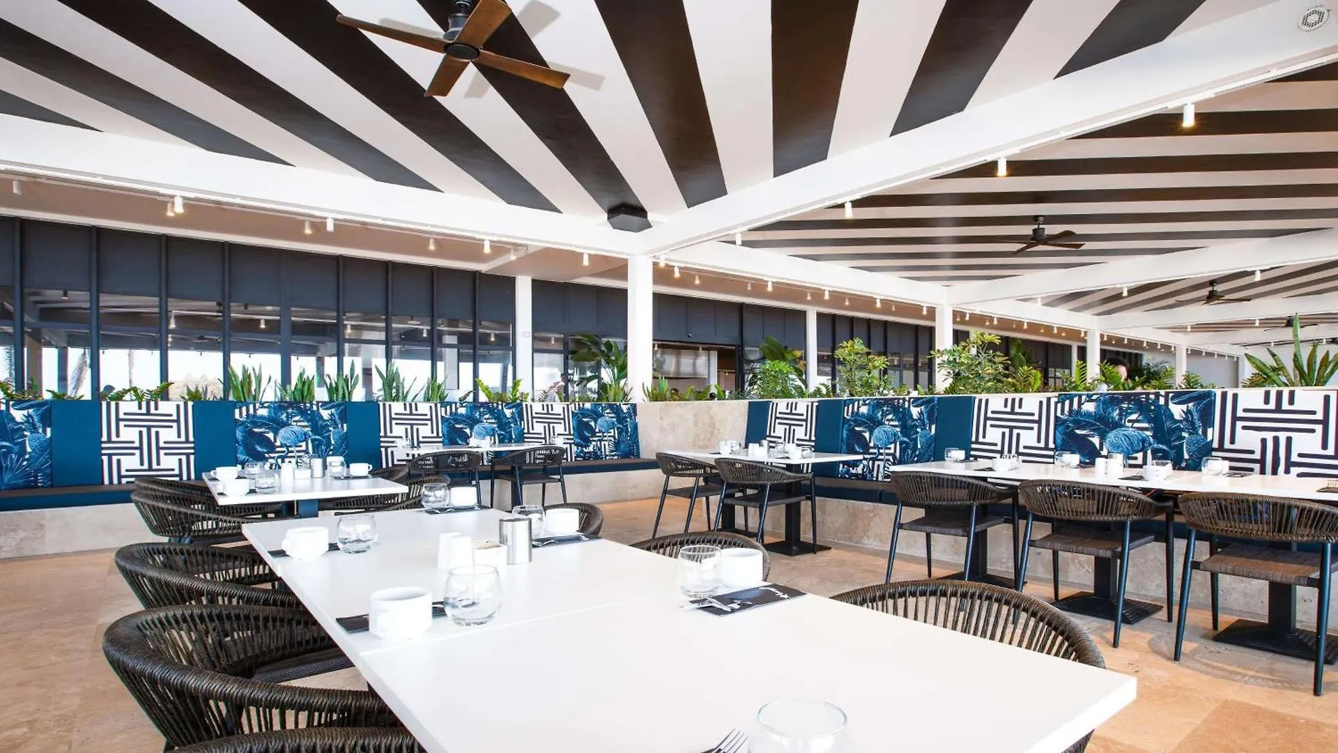 Mangrove Beach Corendon Curacao All-Inclusive Resort, Curio Willemstad