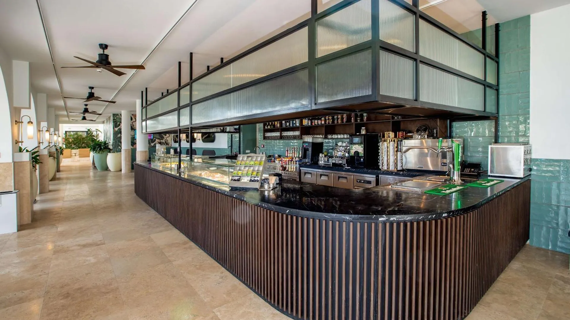 **** Rezort Mangrove Beach Corendon Curacao All-Inclusive Resort, Curio Willemstad Curaçao