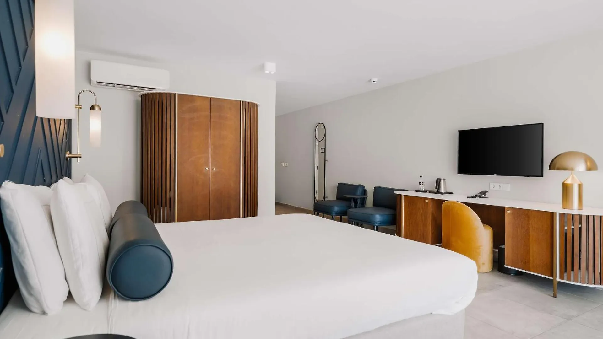Mangrove Beach Corendon Curacao All-Inclusive Resort, Curio Willemstad