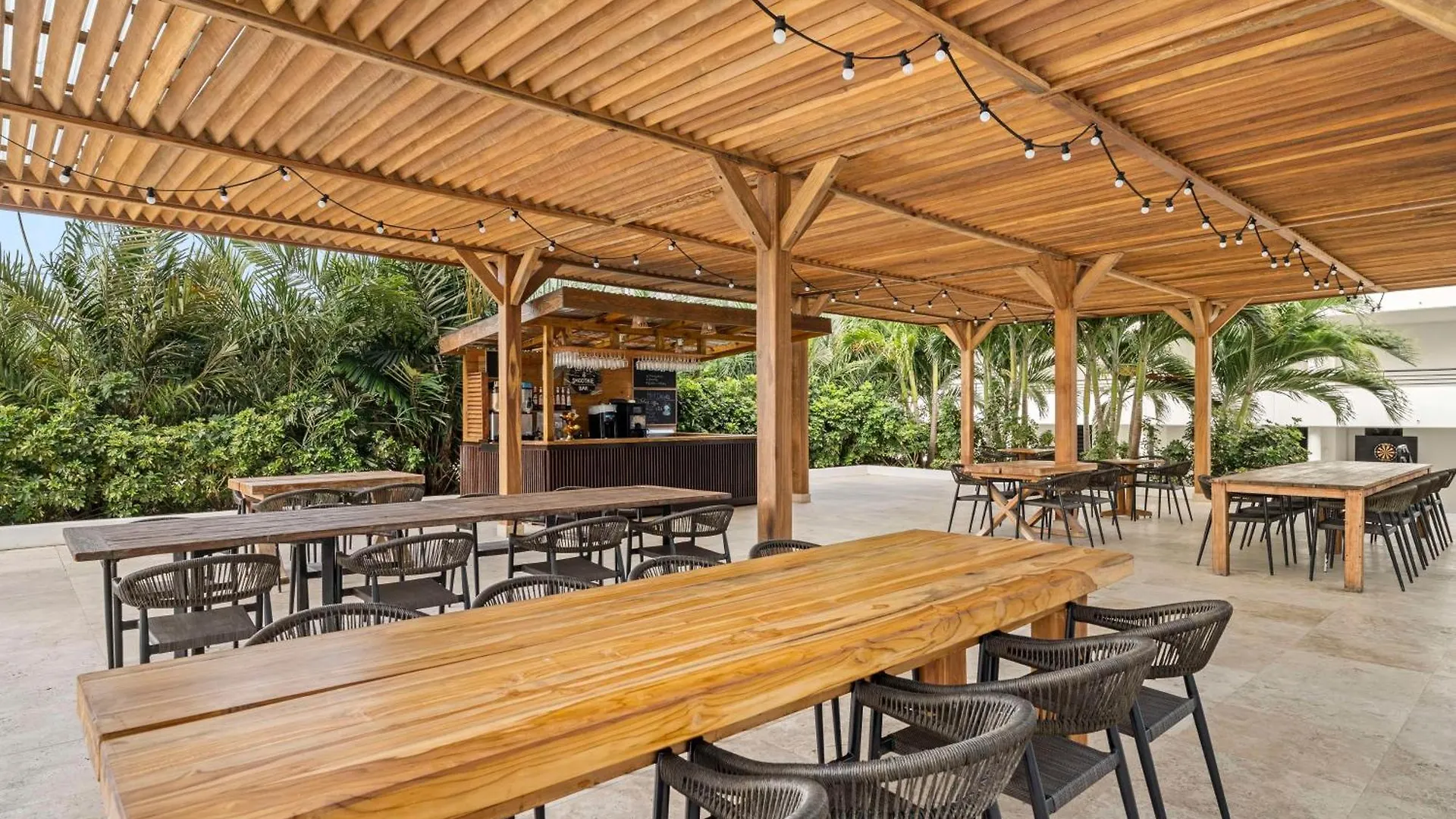 Mangrove Beach Corendon Curacao All-Inclusive Resort, Curio Willemstad