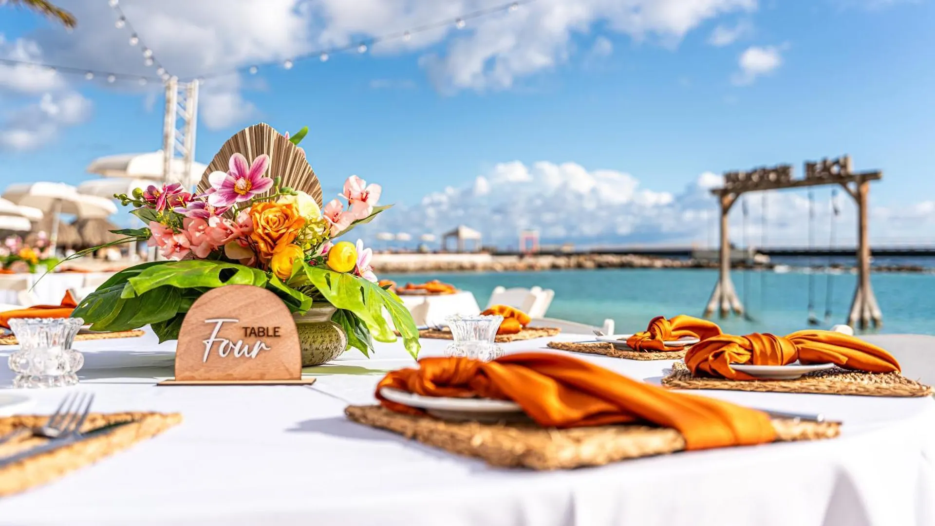 Resort Mangrove Beach Corendon Curacao All-Inclusive Resort, Curio Willemstad
